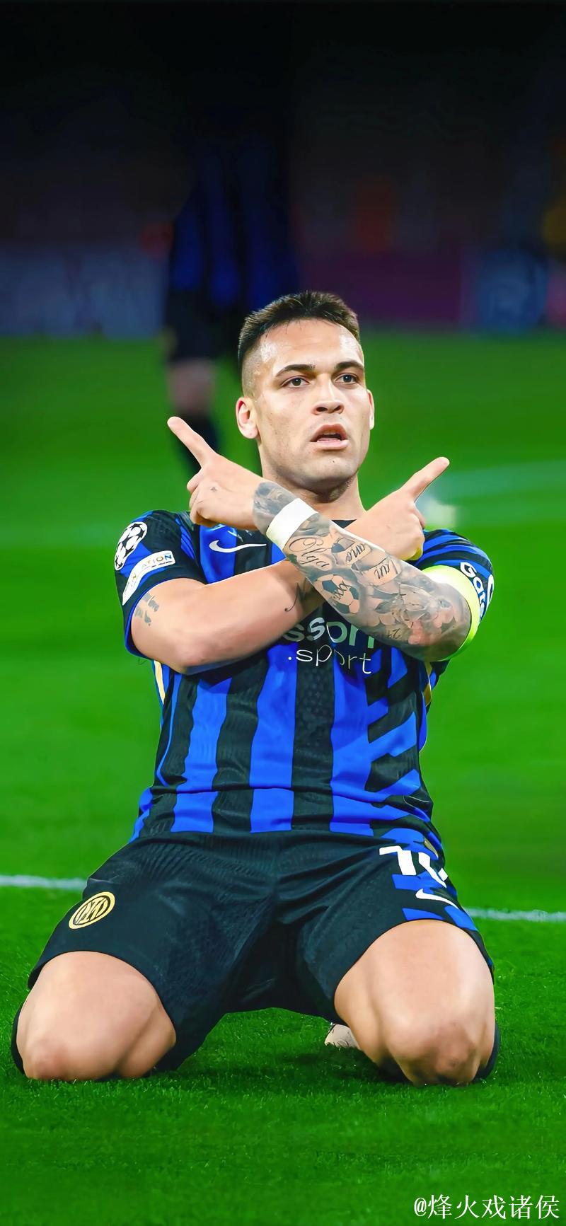 国米力克热那亚登顶意甲!劳塔罗传射与三大神锋齐名 国米力克热那亚登顶意甲!劳塔罗传射与三大神锋齐名