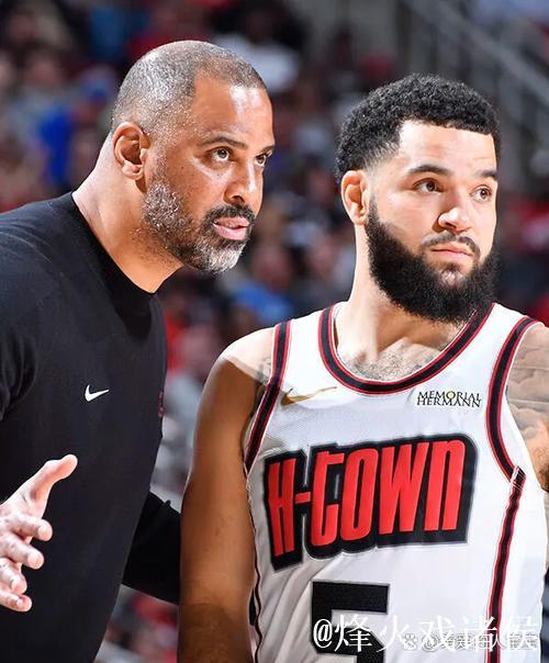 维拉顽强反击，两度落后追平逆转，沃特金斯制造乌龙，罗杰斯梅开二度